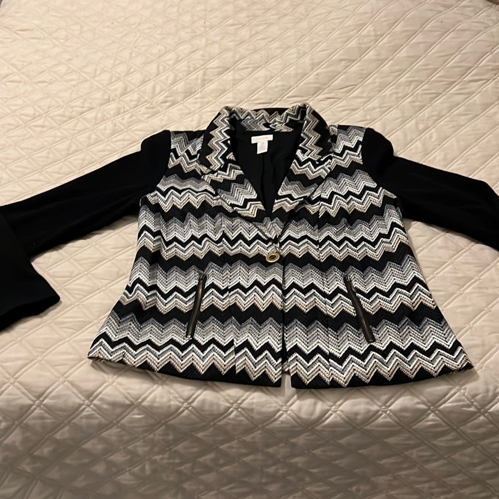 Really cute Chicos shorter jacket, like new. Wore maybe 3 times.